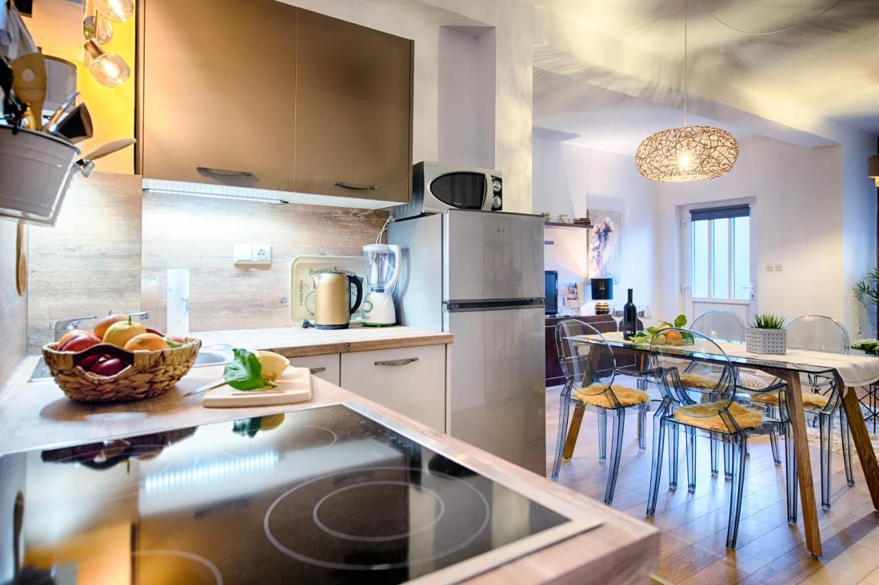 Apartments Dubra Komiža Екстериор снимка