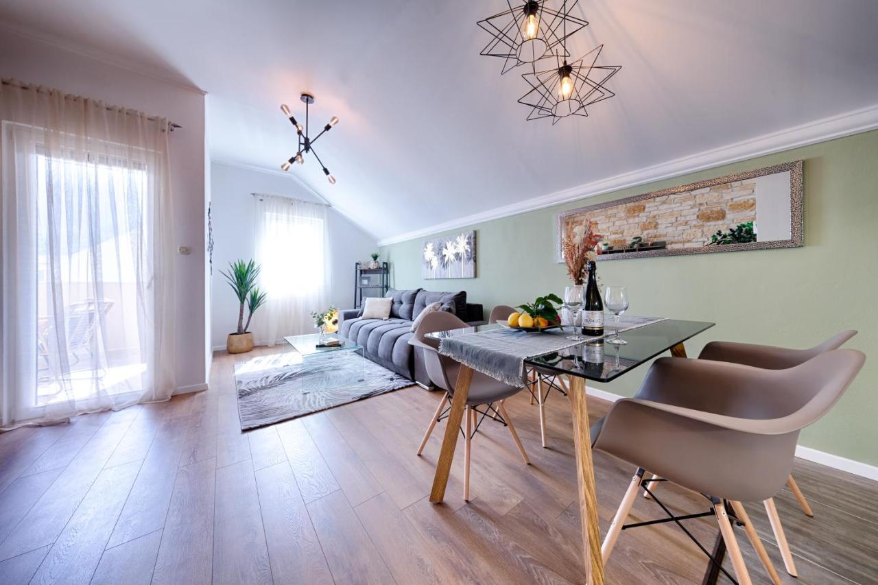 Apartments Dubra Komiža Екстериор снимка