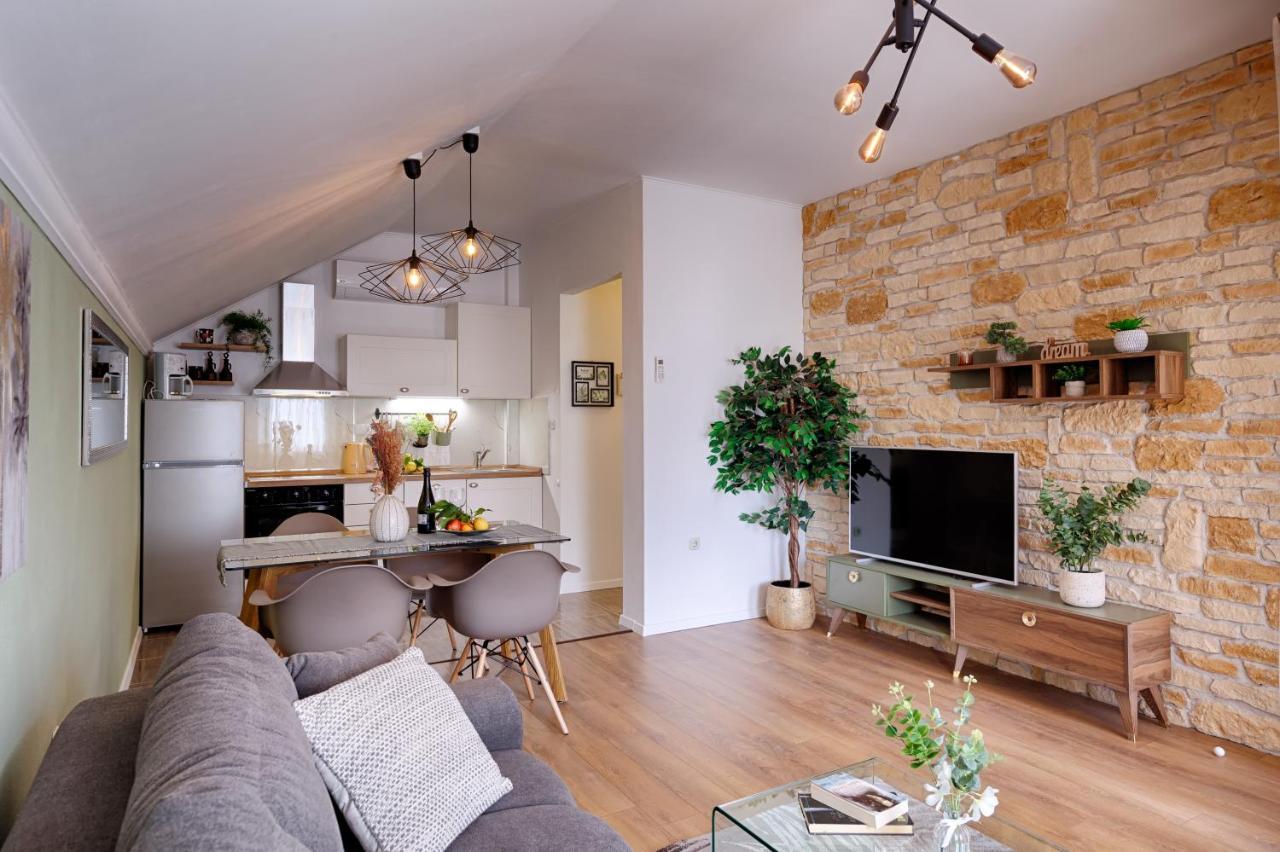 Apartments Dubra Komiža Екстериор снимка