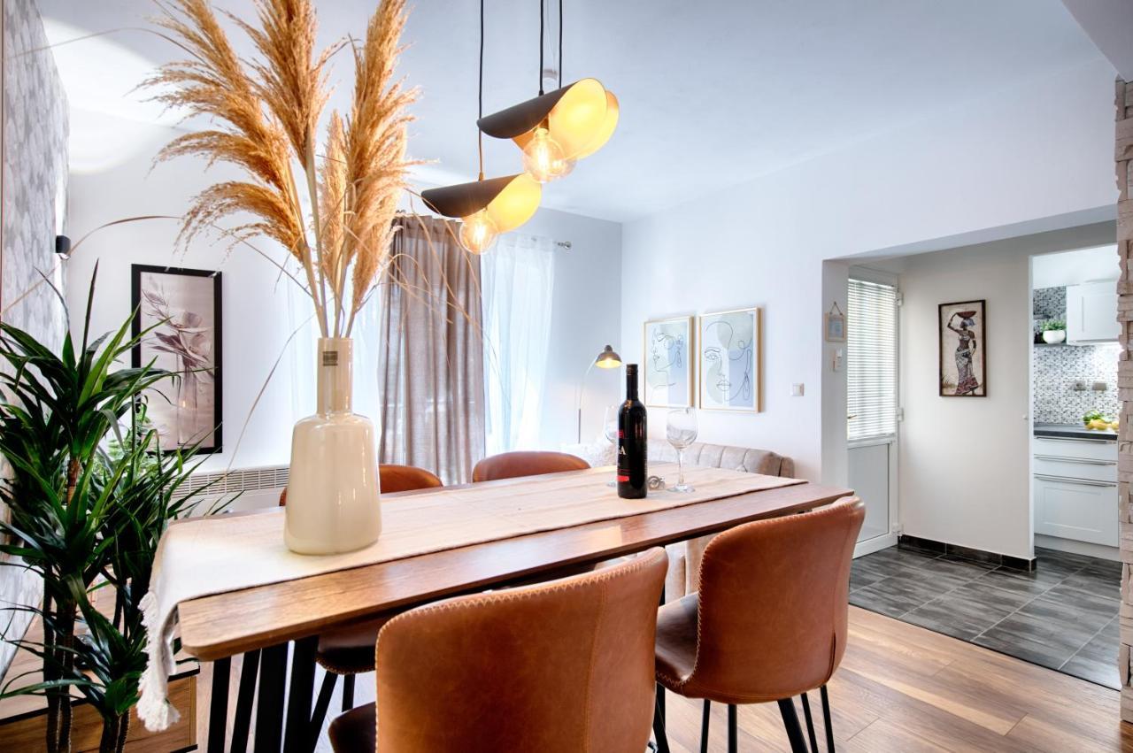 Apartments Dubra Komiža Екстериор снимка