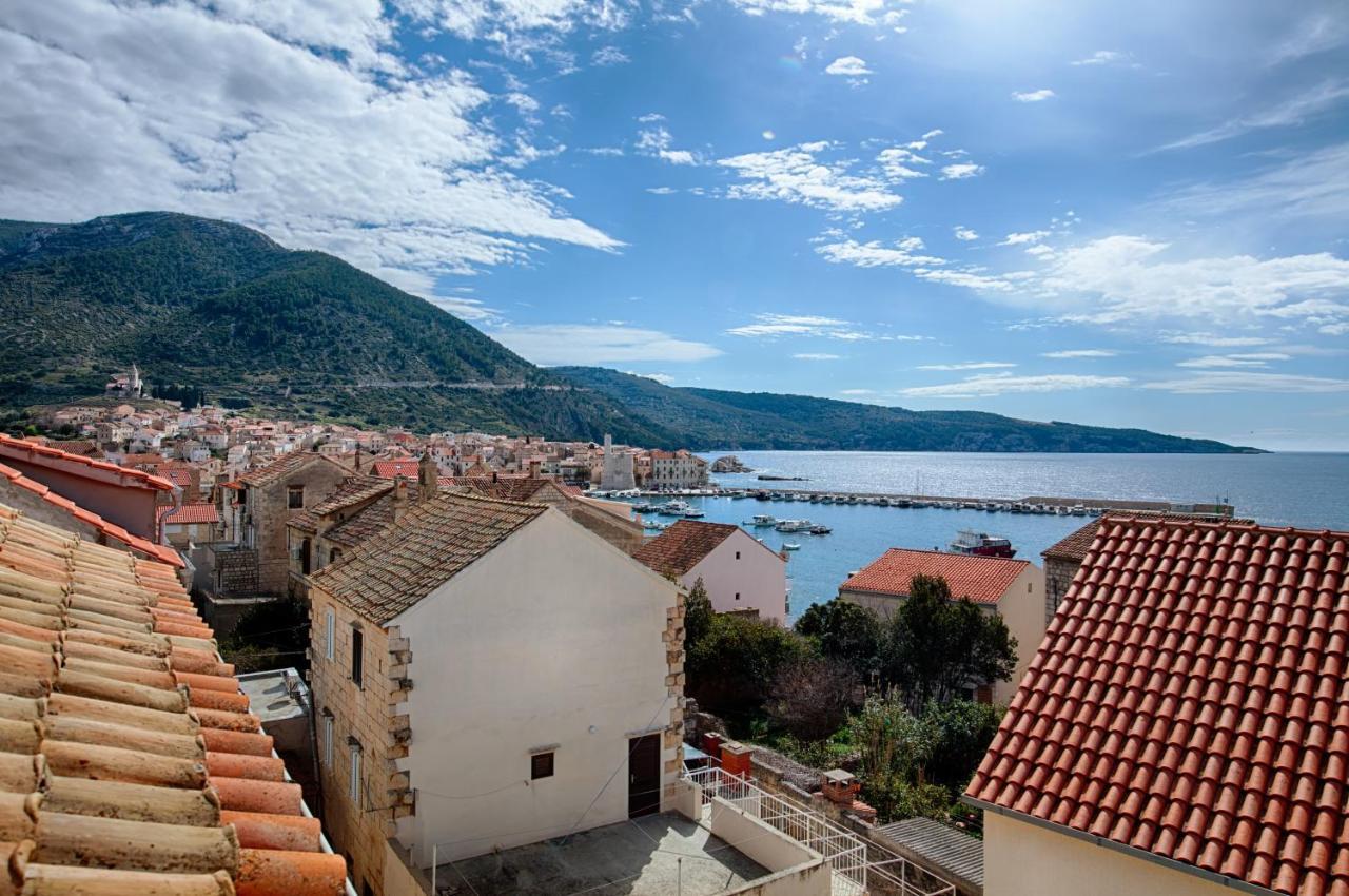 Apartments Dubra Komiža Екстериор снимка