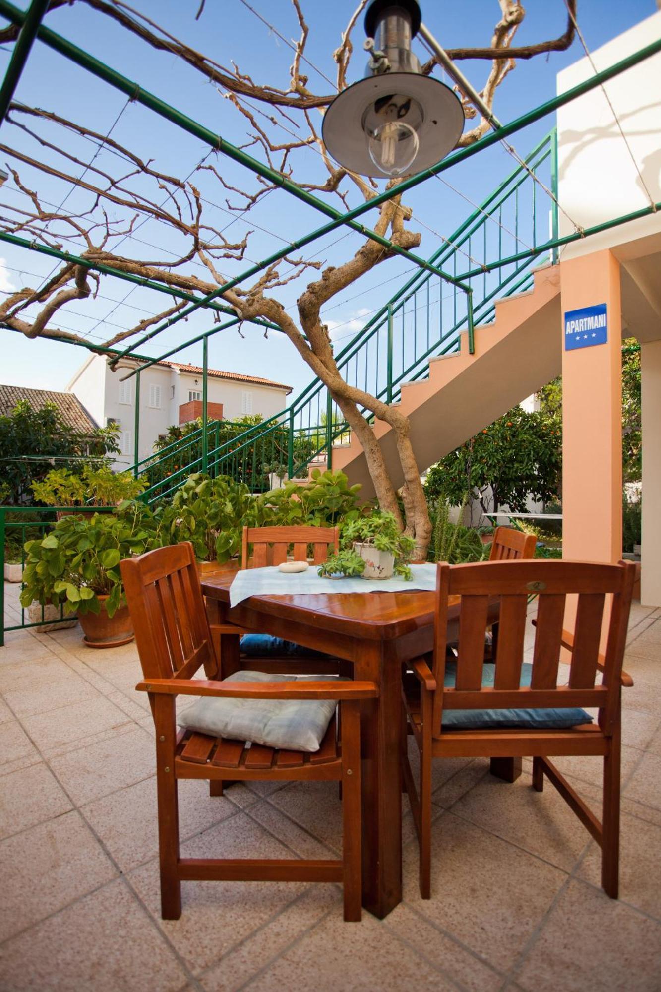 Apartments Dubra Komiža Екстериор снимка